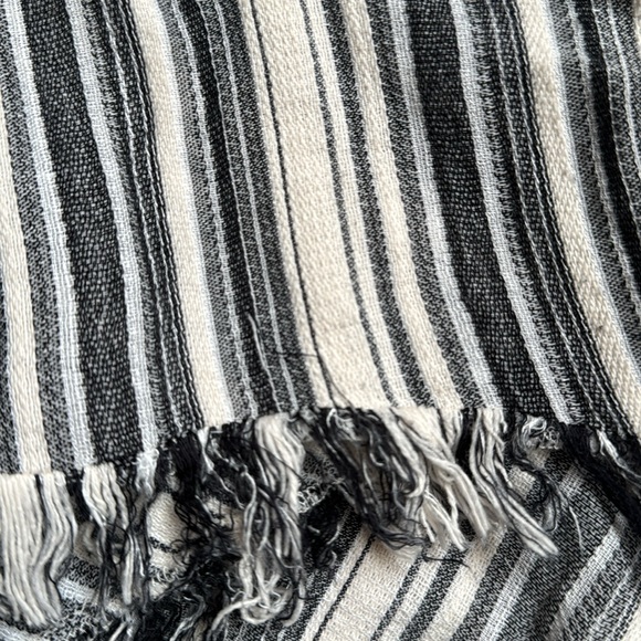 BCBG Maxazria striped cream/black asymmetrical V neck fringe tunic - size M - Picture 5 of 7